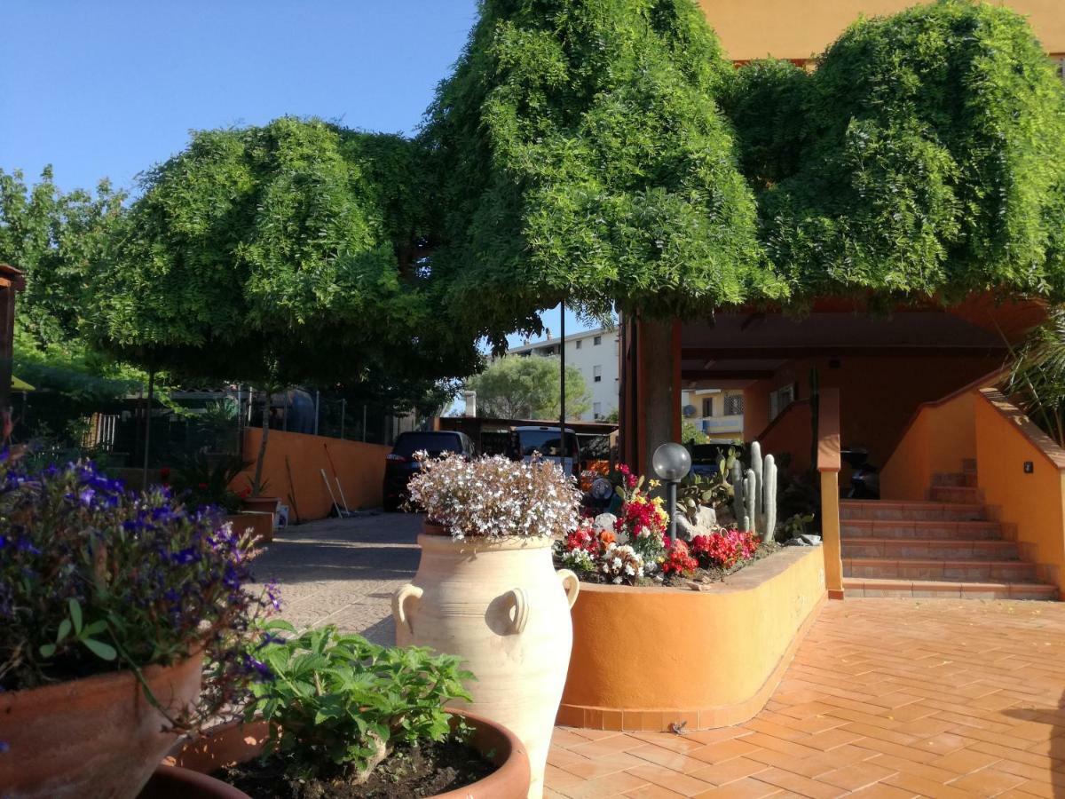 Residence Villa Carmela Porto Torres Esterno foto